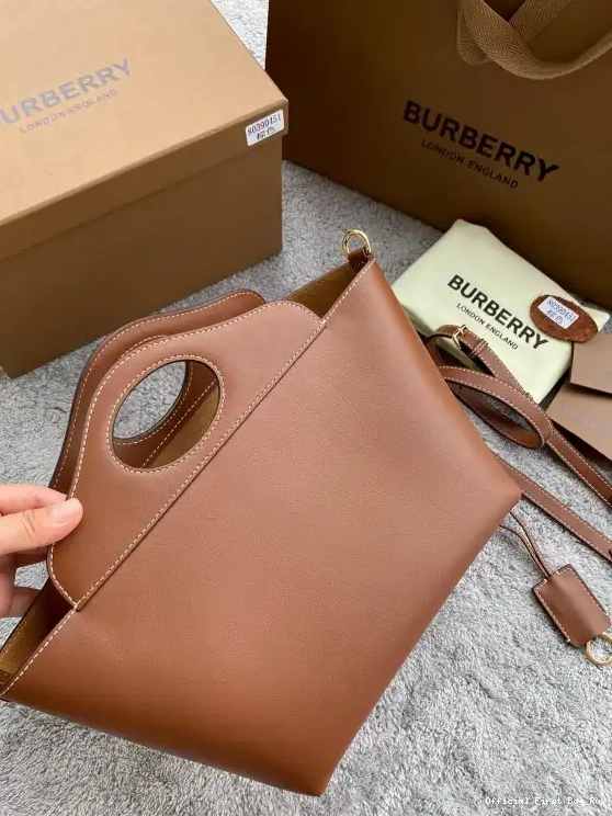 Official FirstBag Ru Pocket Tote BURBERRY 0510